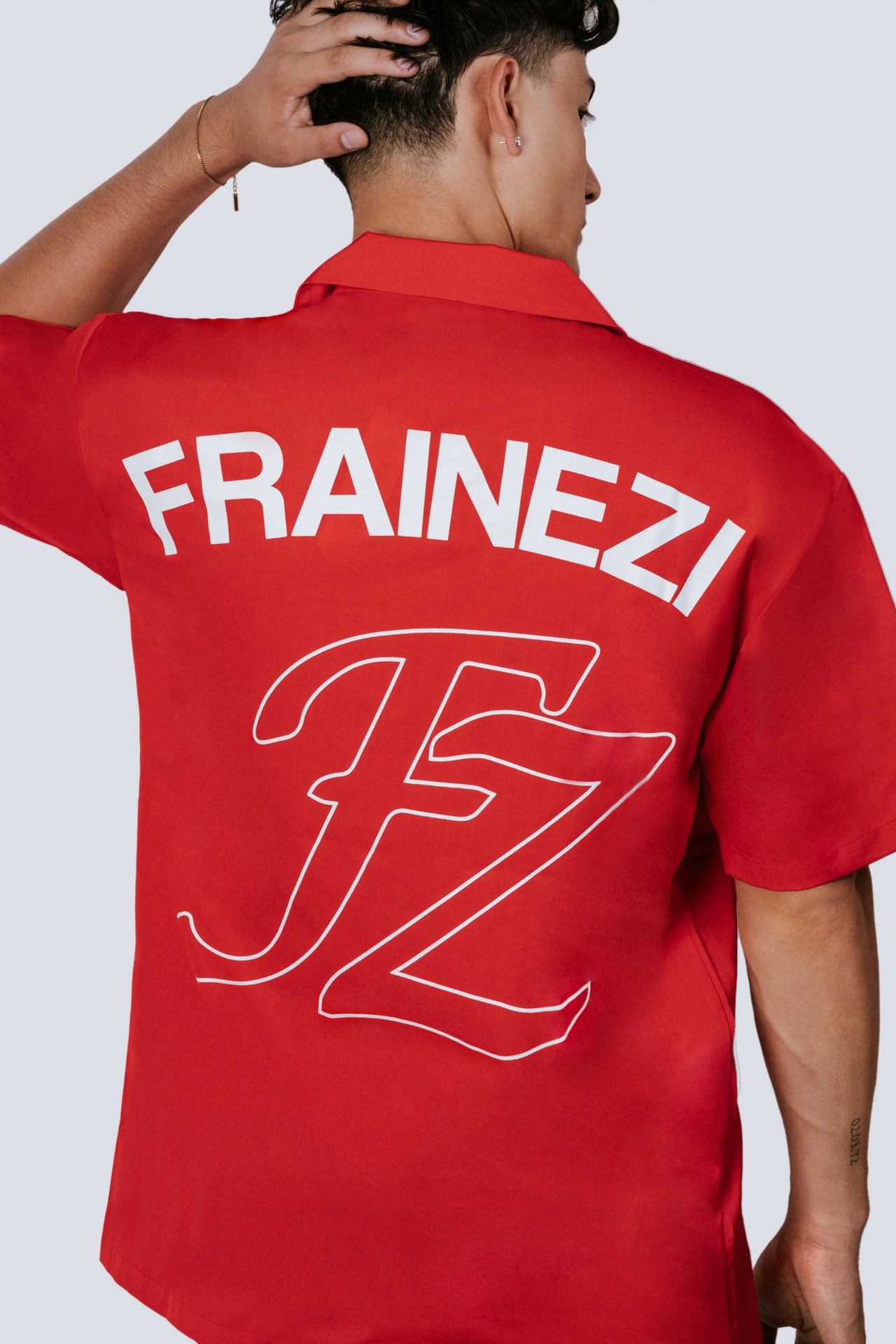 chemise rouge oversize frainezi – broderie côté cœur & flocage dos