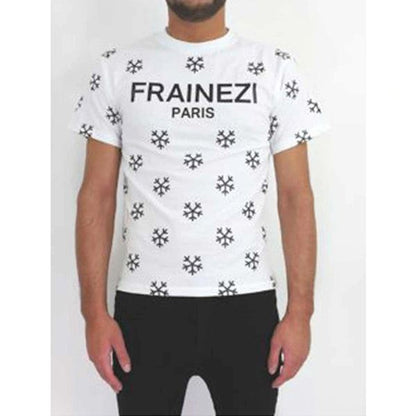 Découvrez le Frainezi-Frais-White, un tee shirt blanc élégant et moderne, alliant confort et style pour un look tendance inspiré de la mode parisienne.